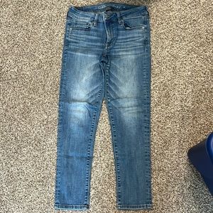 AE super stretch skinny jeans. Light wash. Size 8 short.
